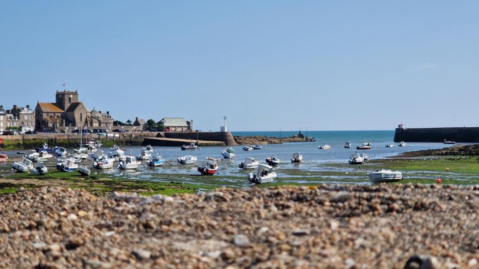 Le Prieure Barfleur Bed and Breakfast Buitenkant foto