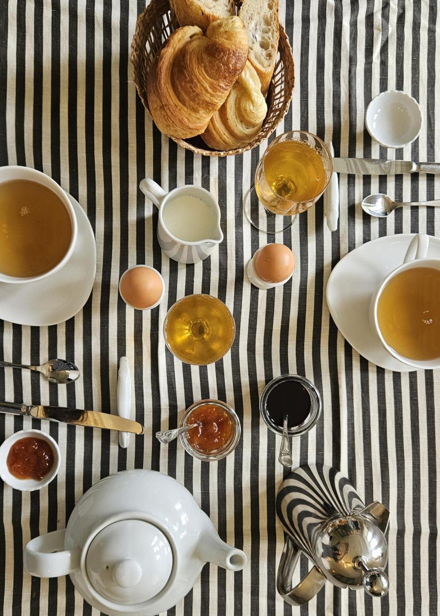 Le Prieure Barfleur Bed and Breakfast Buitenkant foto