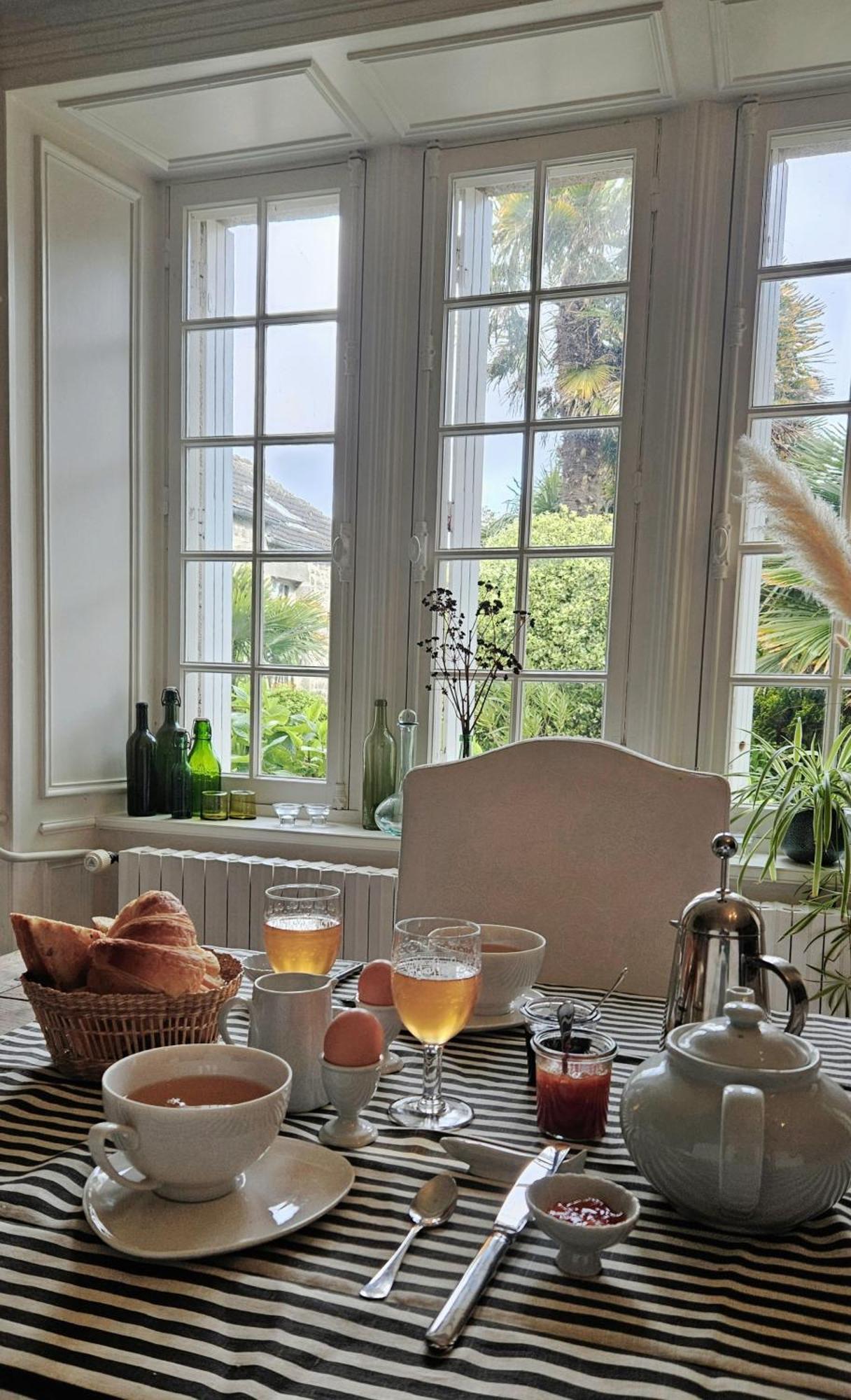 Le Prieure Barfleur Bed and Breakfast Buitenkant foto