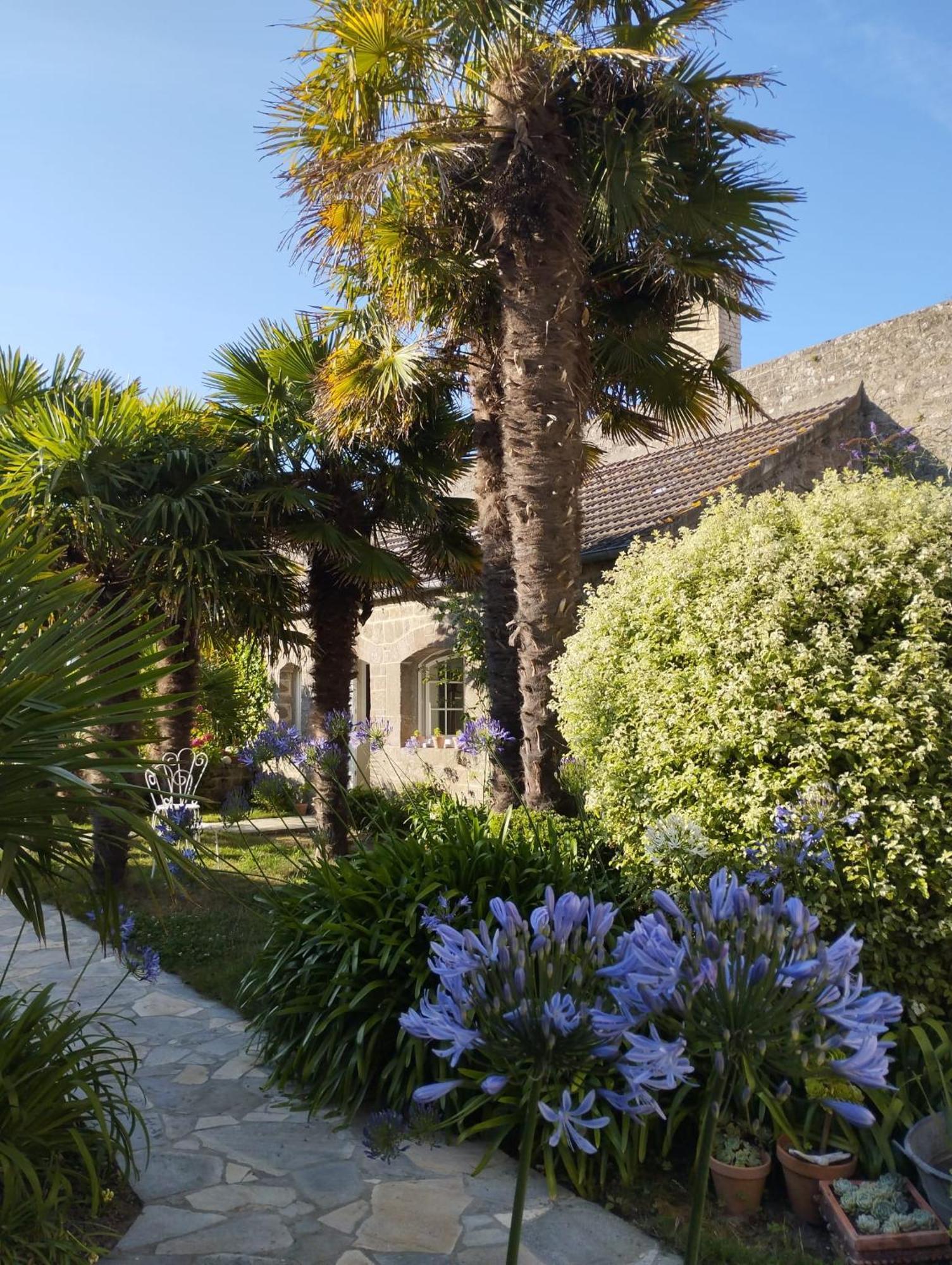 Le Prieure Barfleur Bed and Breakfast Buitenkant foto